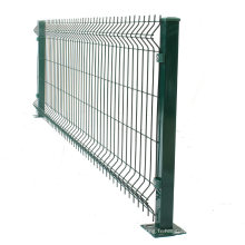 Barrière de grillage soudée par courbure de triangle enduit de PVC incurvée 3D de haute qualité pour le jardin